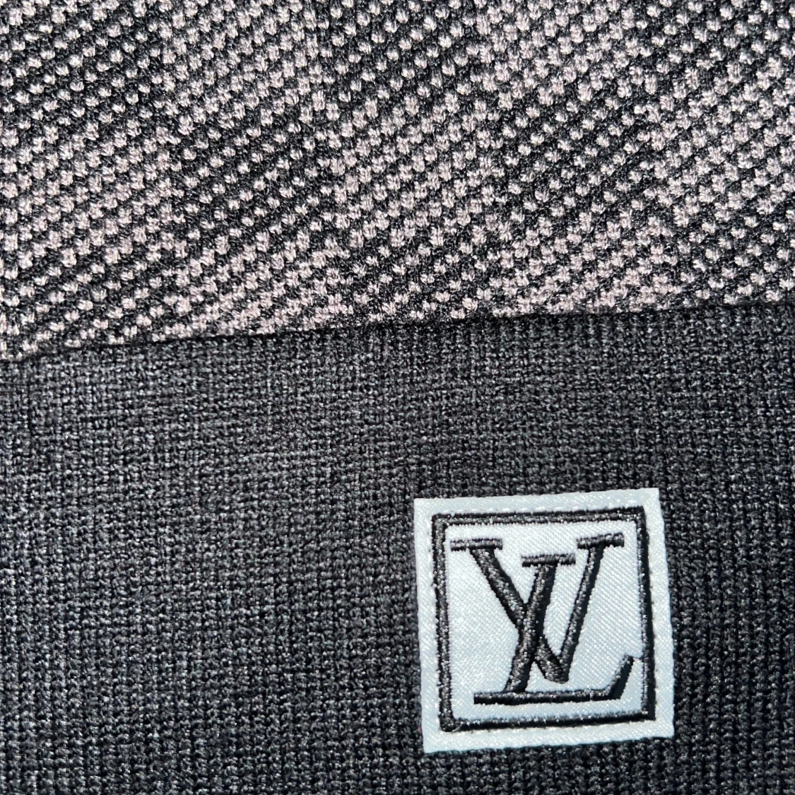 Rutig mössa, svart och grått - 3