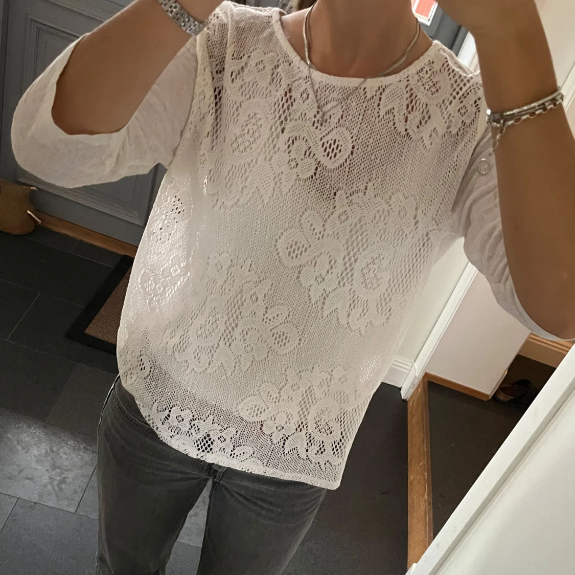 Vit spetströja  - 2