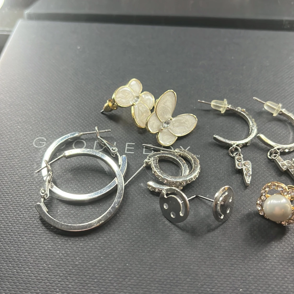 Set med örhängen i olika stilar - 2