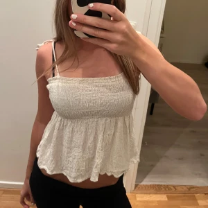 Volang topp  - Passar typ alla storlekar då man kan justera banden som man vill ha dom