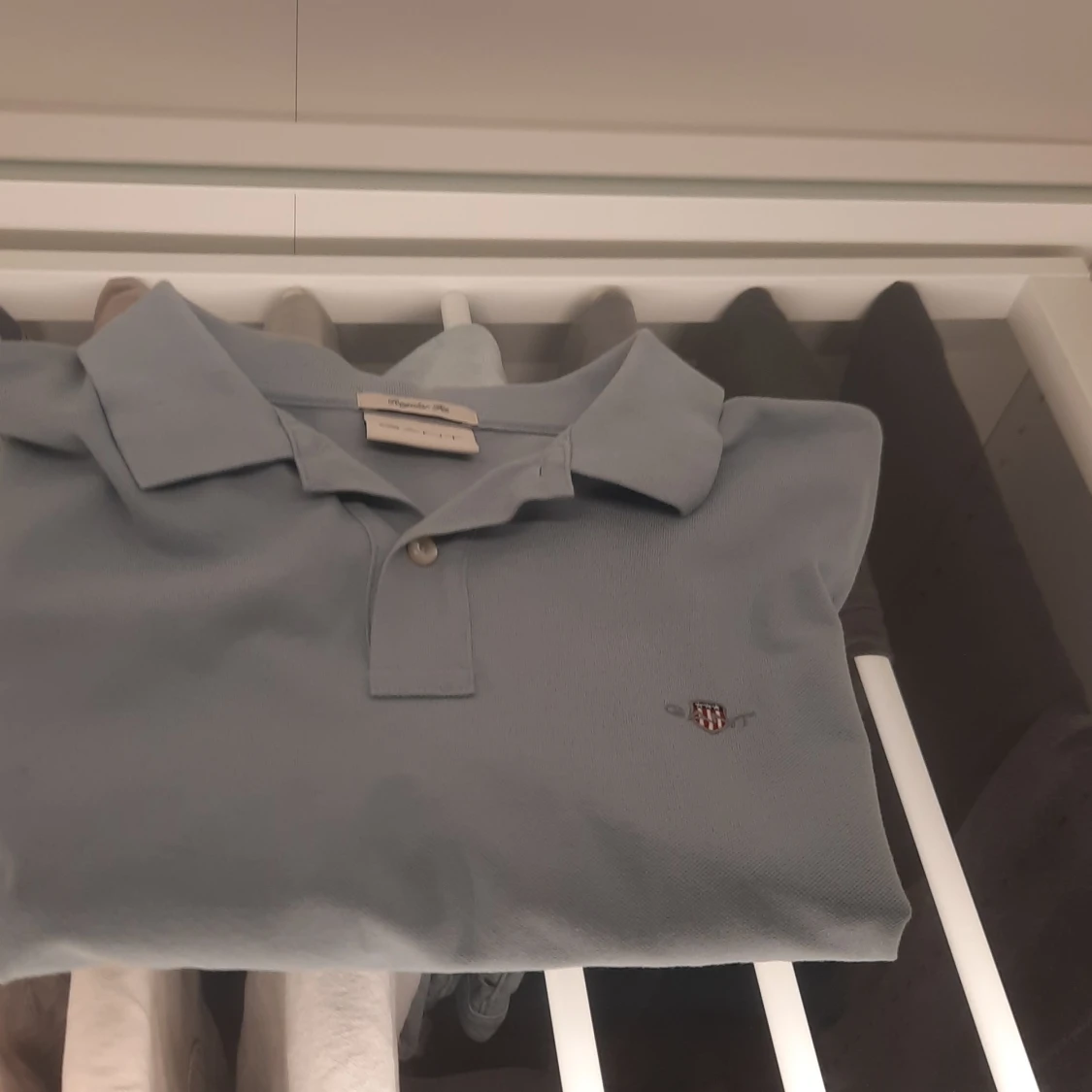 Ljusblå pikétröja från GANT - 4