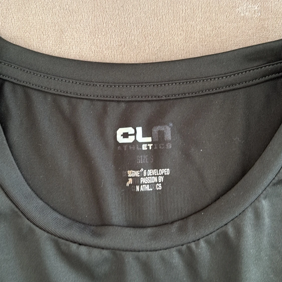 Mörkgrön långärmad tröja från CLN Athletics - 4