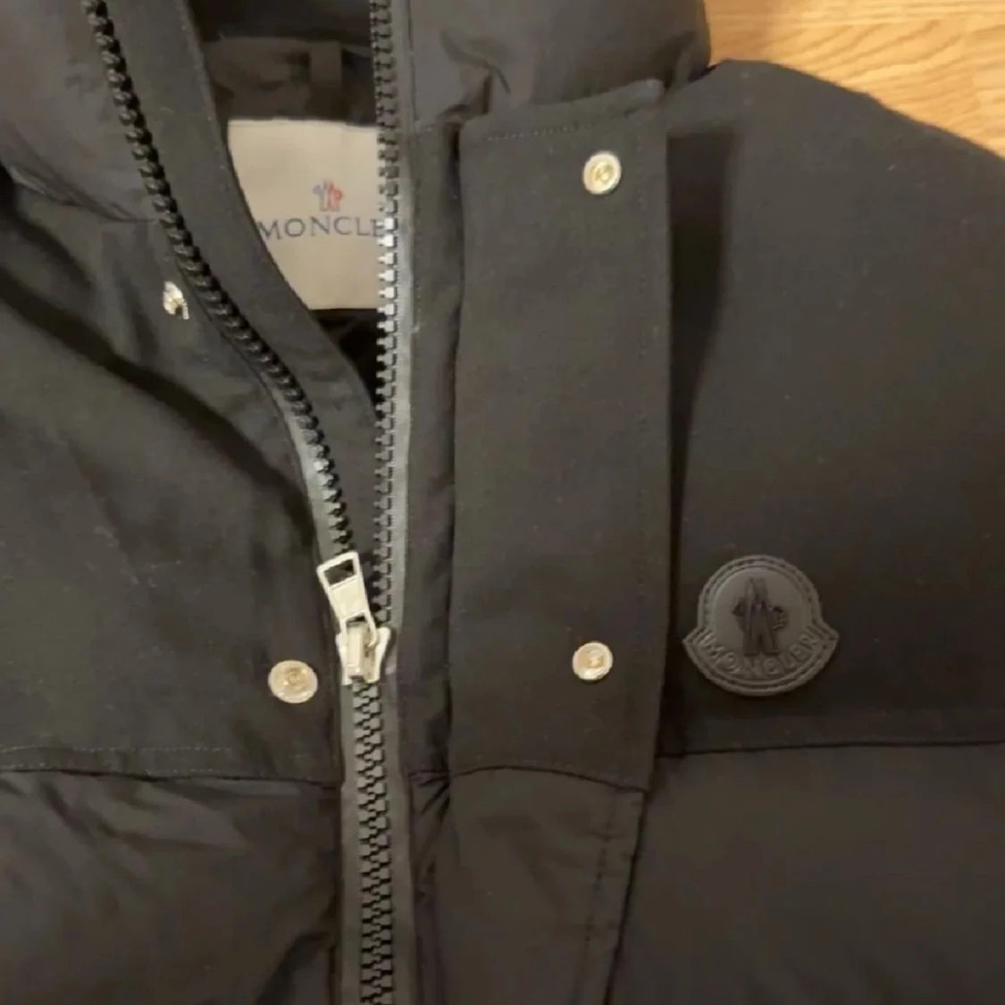 Svart dunväst från Moncler - 2