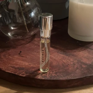 Essnce Chocolate Chaud 8 ml - Endast testa ca 5 sprut. Kan säljas tillsammans med de andra 8 ml jag har på min Plick. 
