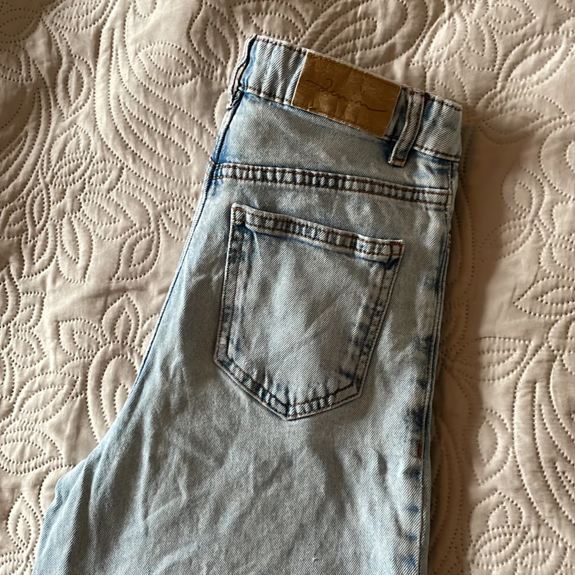 Ljusblå jeansbyxor från Lindex - 2