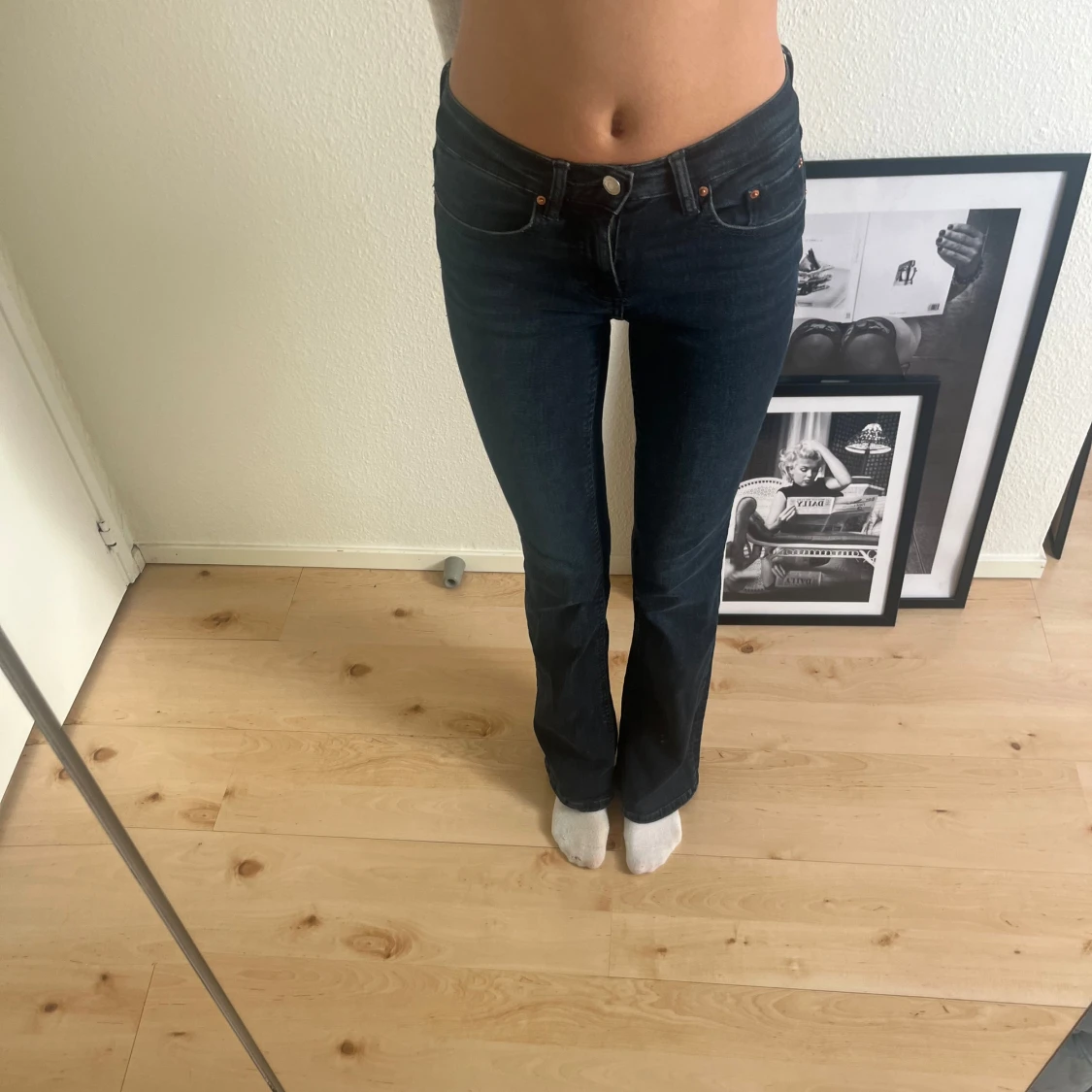 Mörkblå bootcut jeans