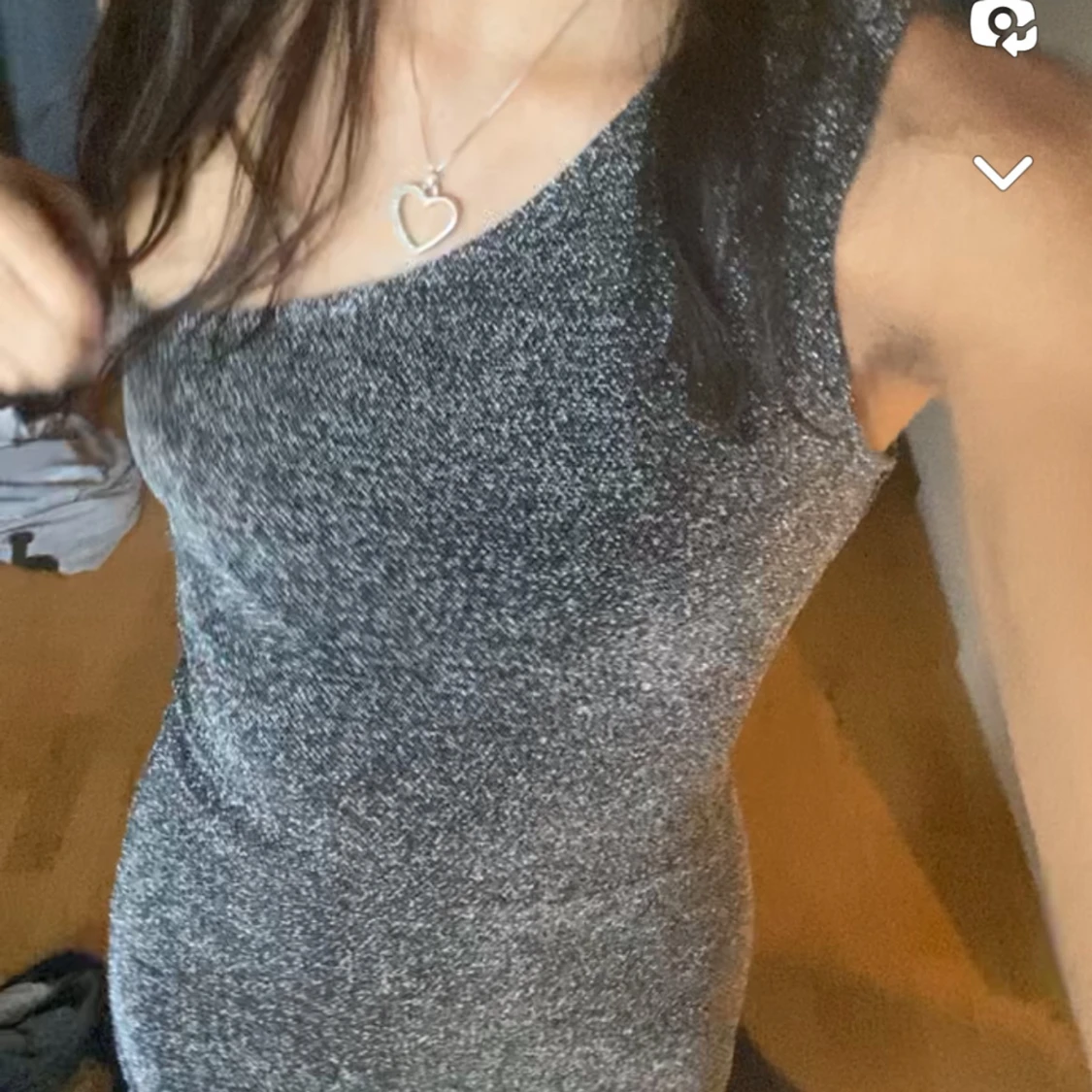 Glittrig oneshoulder klänning - 90