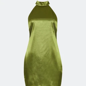 Satinklänning med öppen rygg  - Jätte fin kort minidress med öppen V-ringning i ryggen från BikBok i stl xs. (Lånade bilder)