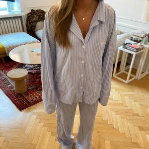 Pyjamas  - Jättesnygg pyjamas från alobha label, alltså Lova Widebergs märke💘Använd typ 1 gång