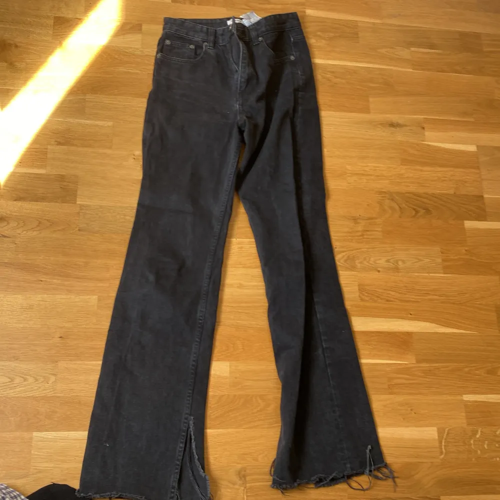 Högmidjade jeans . Jeans & Byxor.