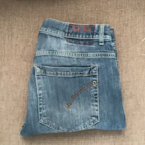 Dondup - Tjena,säljer nu dessa dondup George med en mindre slitning i storlek 32-skick 8/10-skriv vid intresse!-mvh luxe 