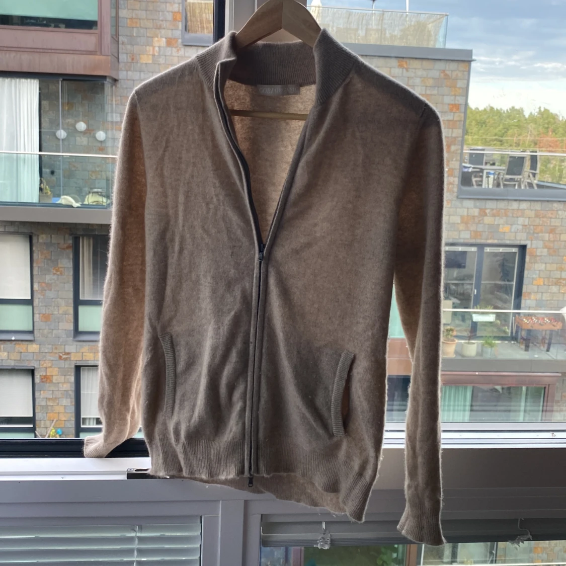 Beige kashmirtröja från Gobi Organic