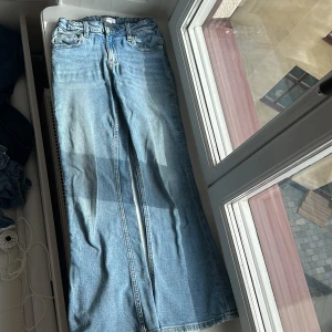 Gina tricot jeans - Jätte fina jeans från Gina tricot . Använt mindre än 7 gånger 