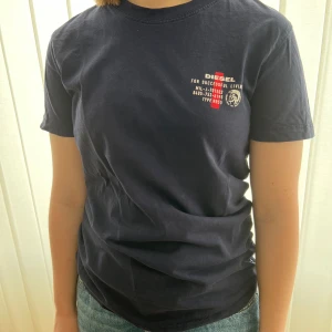 T-shirt Diesel - T-shirt från Diesel! 💖 Kontakta mig vid intresse och tveka inte med att ställa frågor 🥰