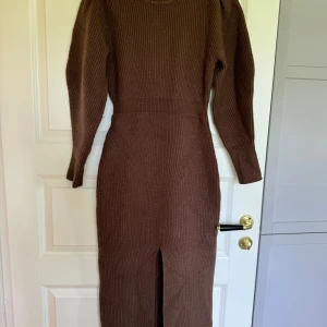 Adooreklänning  - Brun klänning från Adoore  Stl. 34