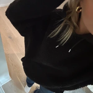 Teddy hoodie - Snygg Teddy hoodie i oversize fit! 