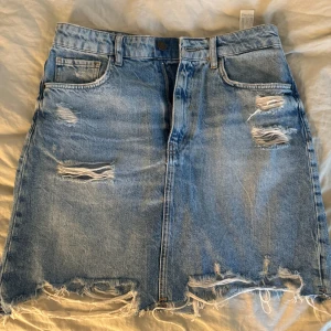 Jeans kjol - Jätte fin jeans kjol från berskha