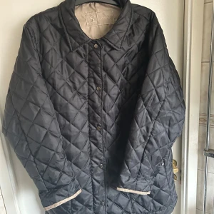 Jacka - Perfekt höstjacka i storlek 44! ❤️  200kr + frakt🧸