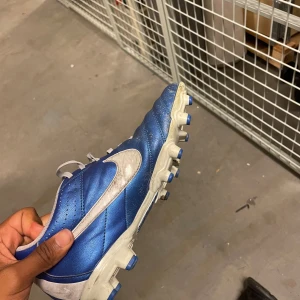 Fotbollsskor - Bra skick på dessa inga skador 