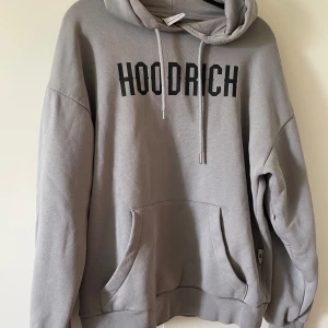 Hoodrich hoodie  - Storlek xs, köpt i damavdelningen. Men skulle säga unisex. Använd fåtal gånger
