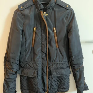 Zara jacka - Fin jacka från Zara, storlek XS. 