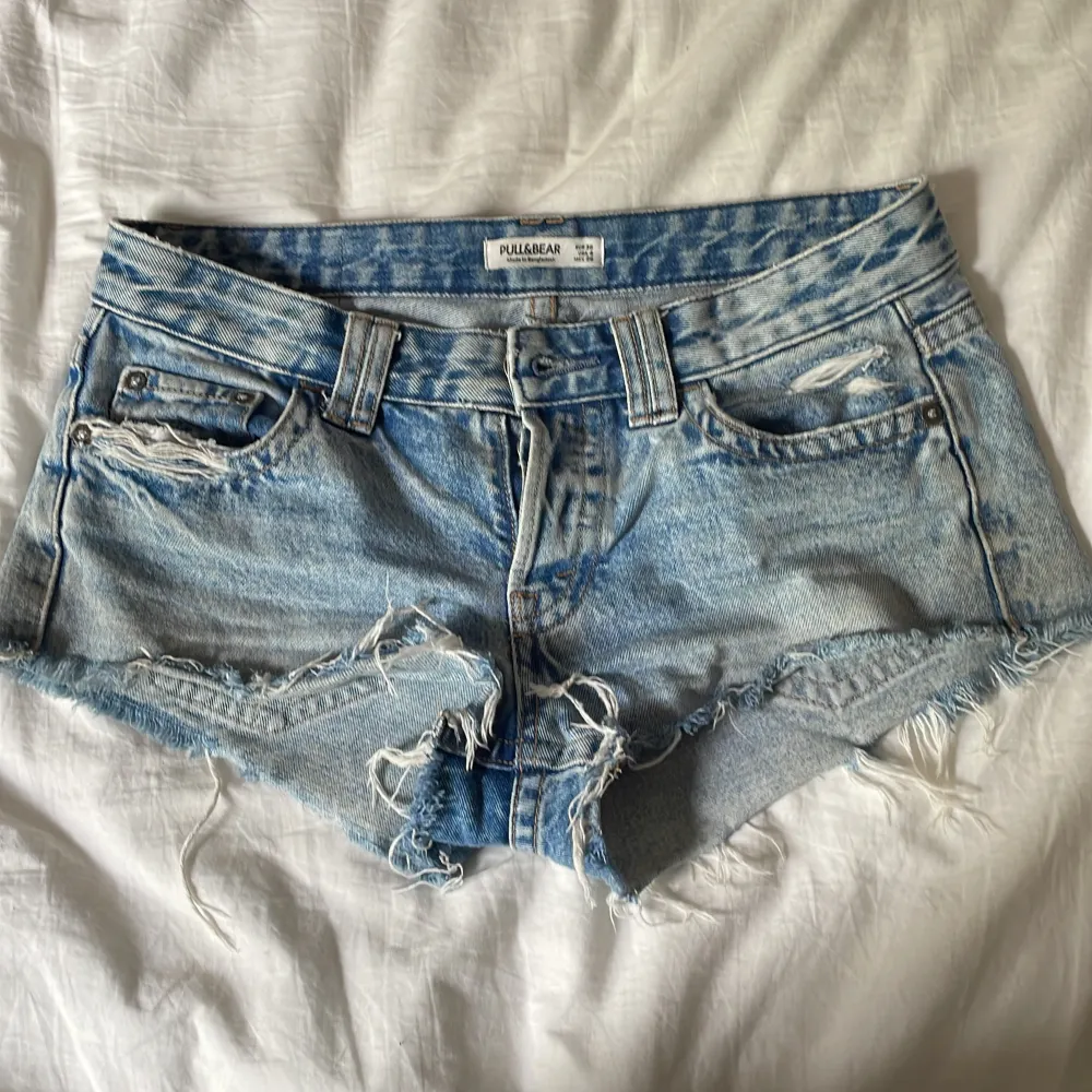 Väldigt låga jeansshorts💗. Shorts.