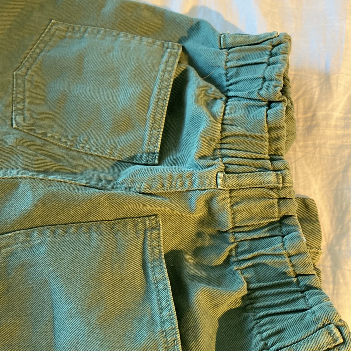 Gröna manchester shorts med elastisk midja - 92