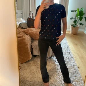 Fräsch Ralph Lauren tröja😻 - Skön tisha köpt på vintage store i Brooklyn, det står 10-11 år men passar super på mig som normalt sett är S❣️ Gott skick och it mkt använd❤️❤️