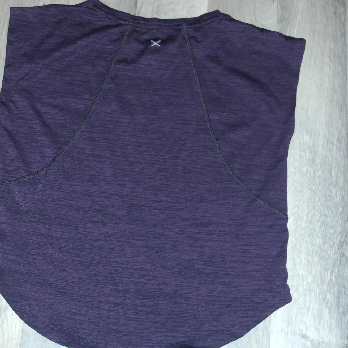 Mörklila topp - 90