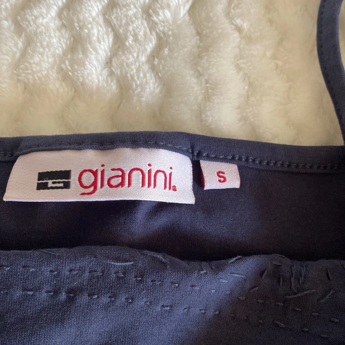 Mörkblå linne från Gianini - 91