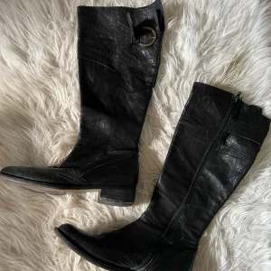 Svarta stövlar - Köpta second-hand, utmärkt skick!