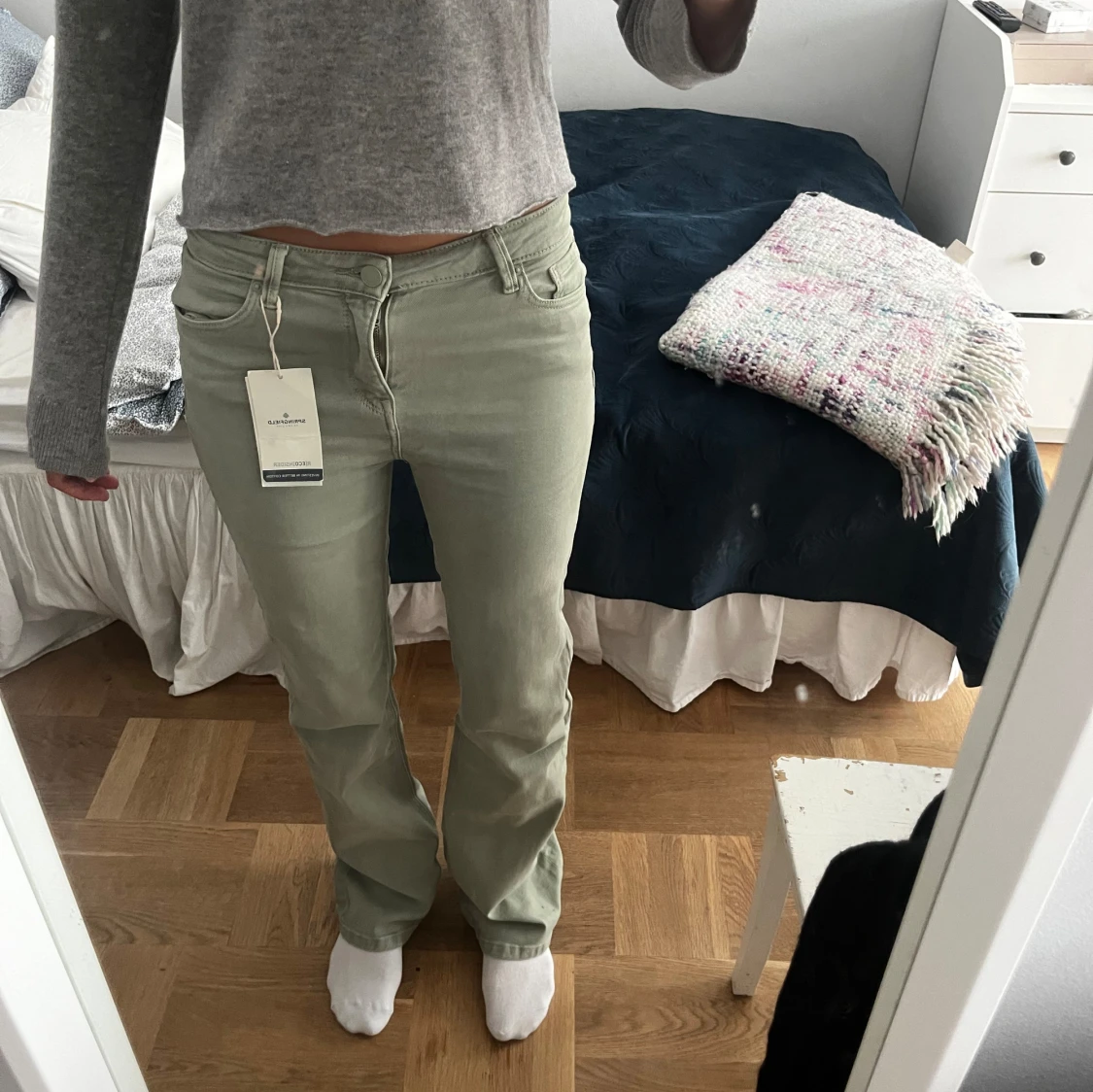 Ljus gröna flare jeans💚