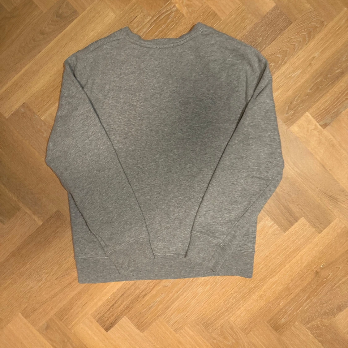 Grå GANT tröja med USA flaggan - 1