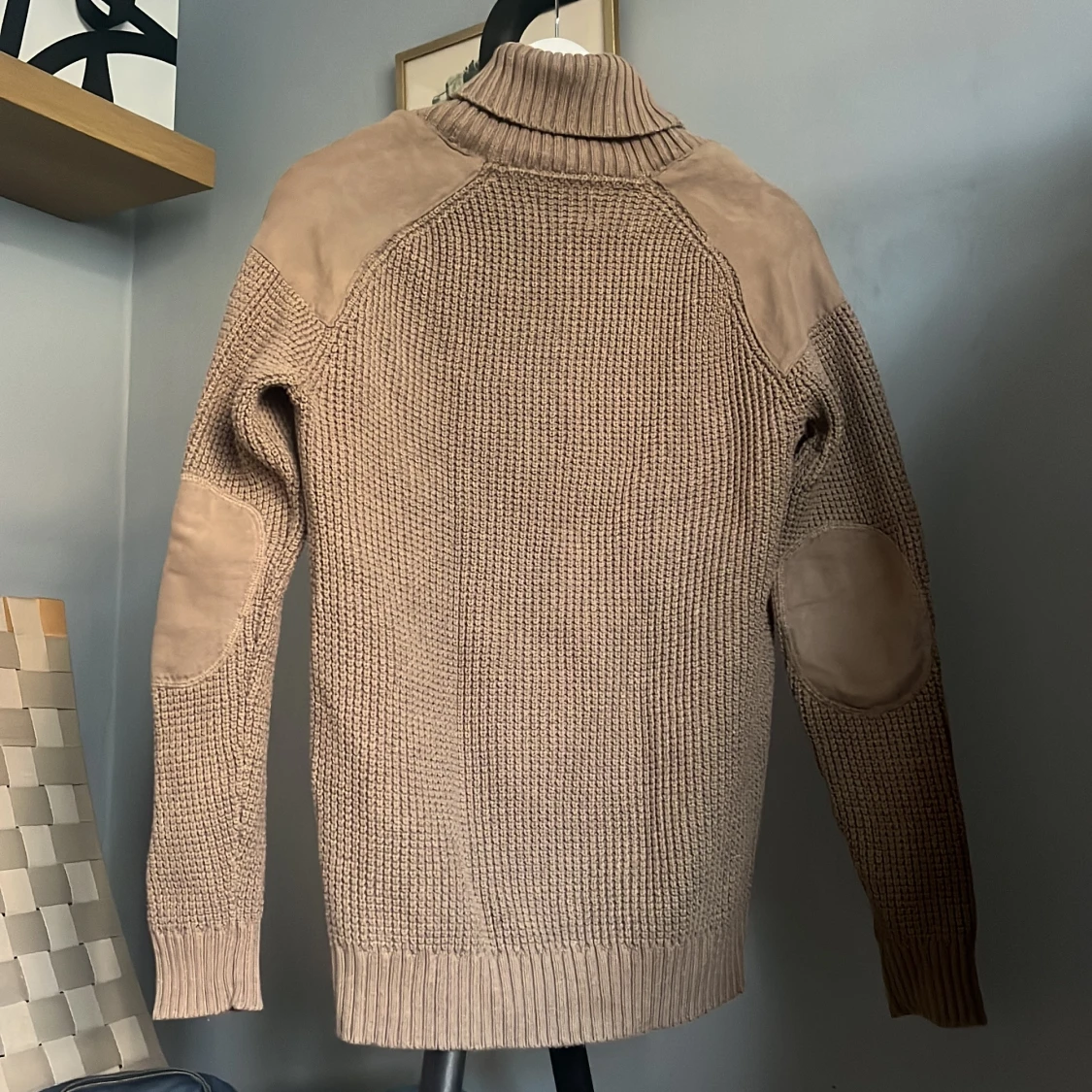 Beige stickad tröja från Dobber - 1