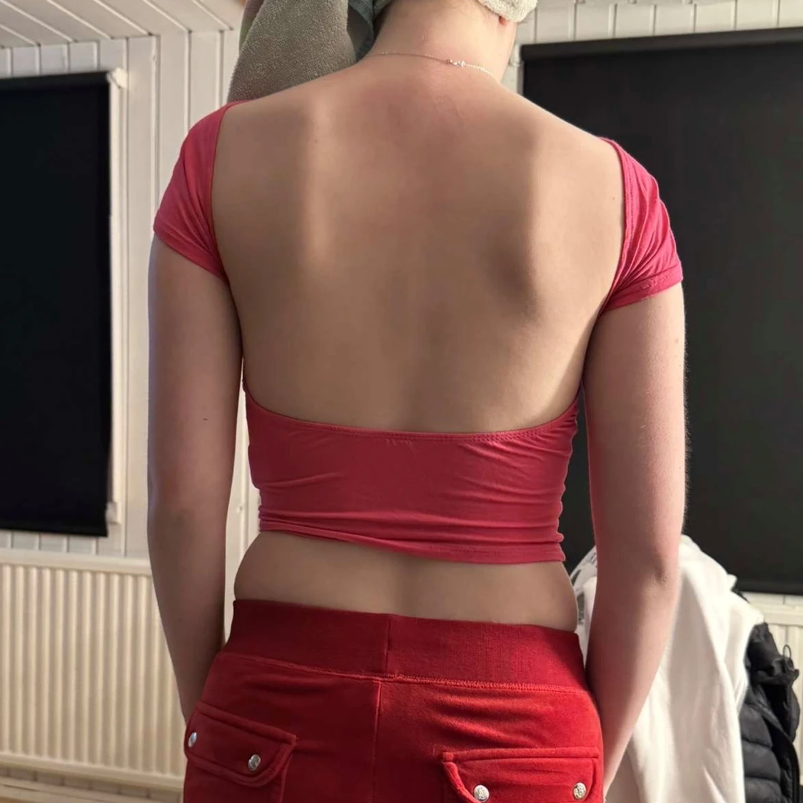 Rosa kortärmad topp med öppen rygg - 1