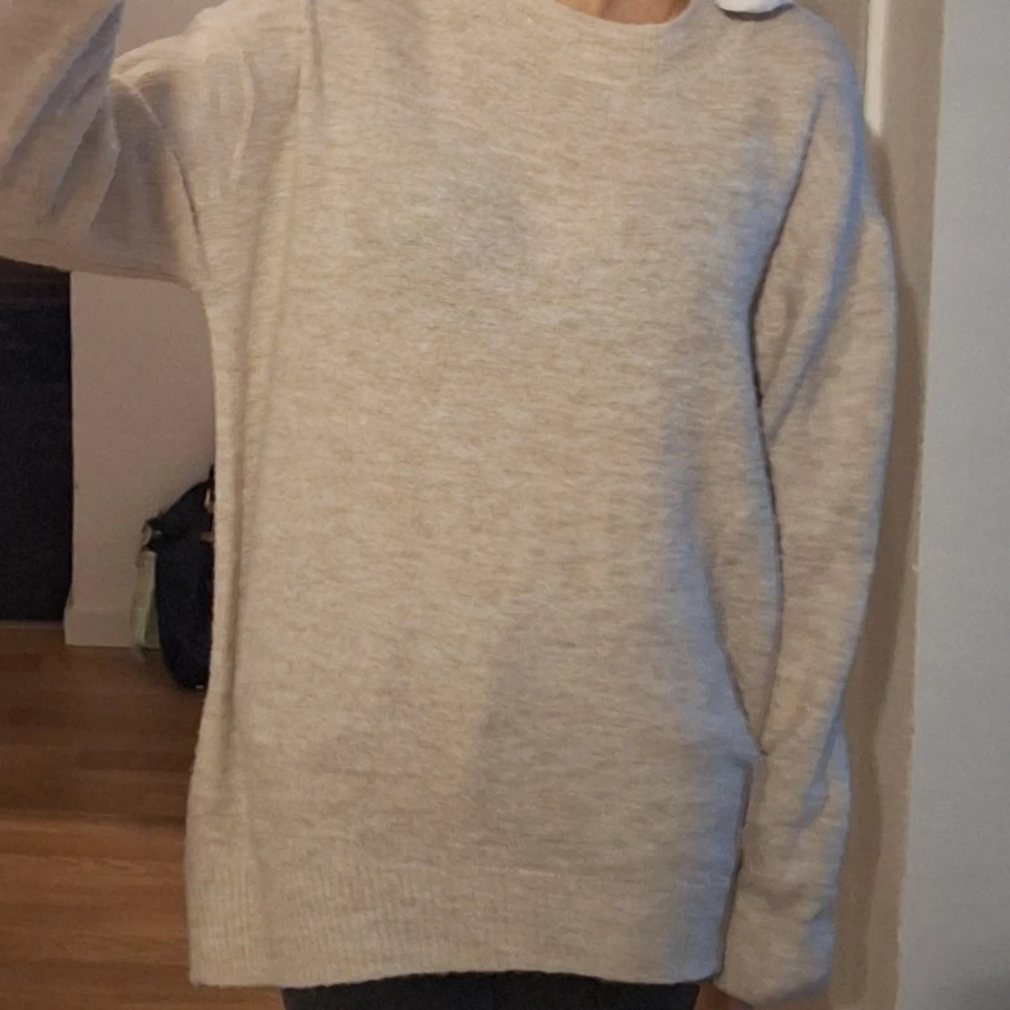 Beige stickad tröja