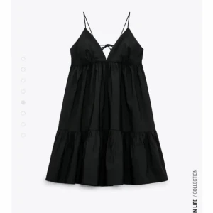 Zara klänning  - Säljer den populära zara klänning som inte går o köpa längre 🌟 kommer inte till användning passar perfekt till våren o sommarn🌸 Storlek S 