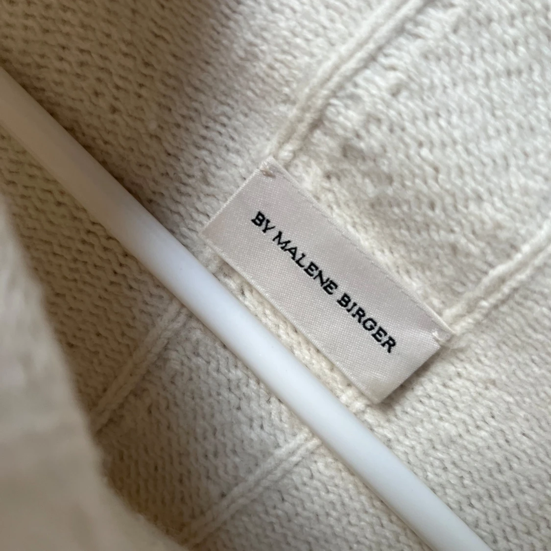 Vit stickad tröja - 4