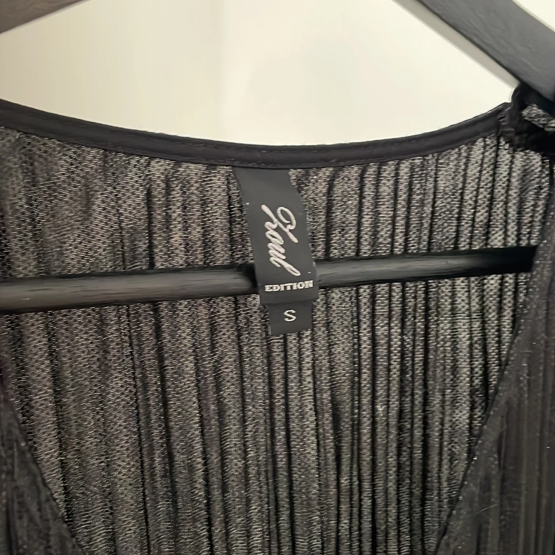 Svart plisserad klänning från Real - 2