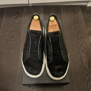 Ermenegildo Zegna Triple Stitch - Säljer för dom är för stora för mig /: nypris cirka 10.499kr! Använda men mycket kvar att ge, hör av er vid frågor & funderingar!🤝