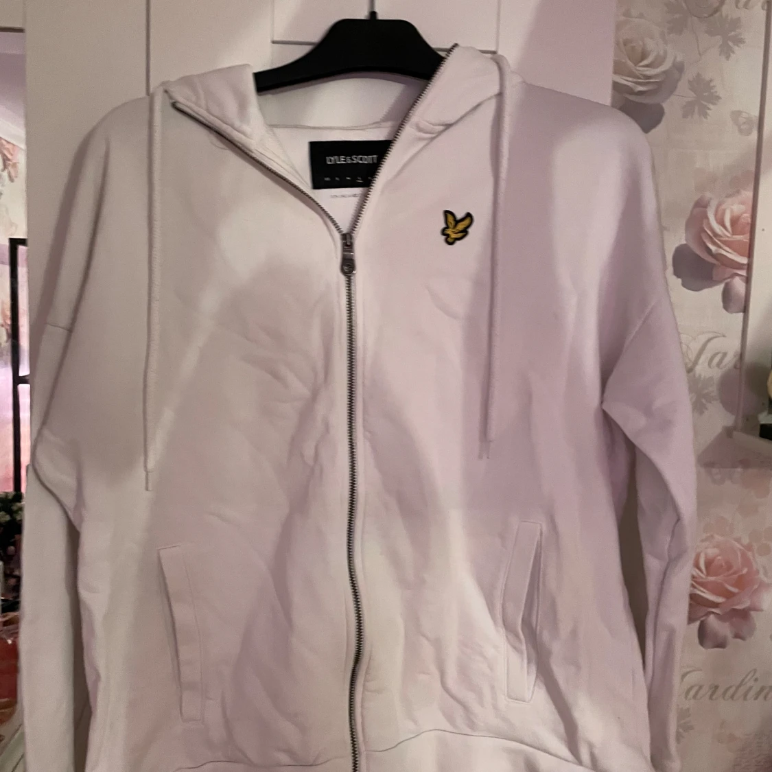 Vit Lyle & Scott kofta