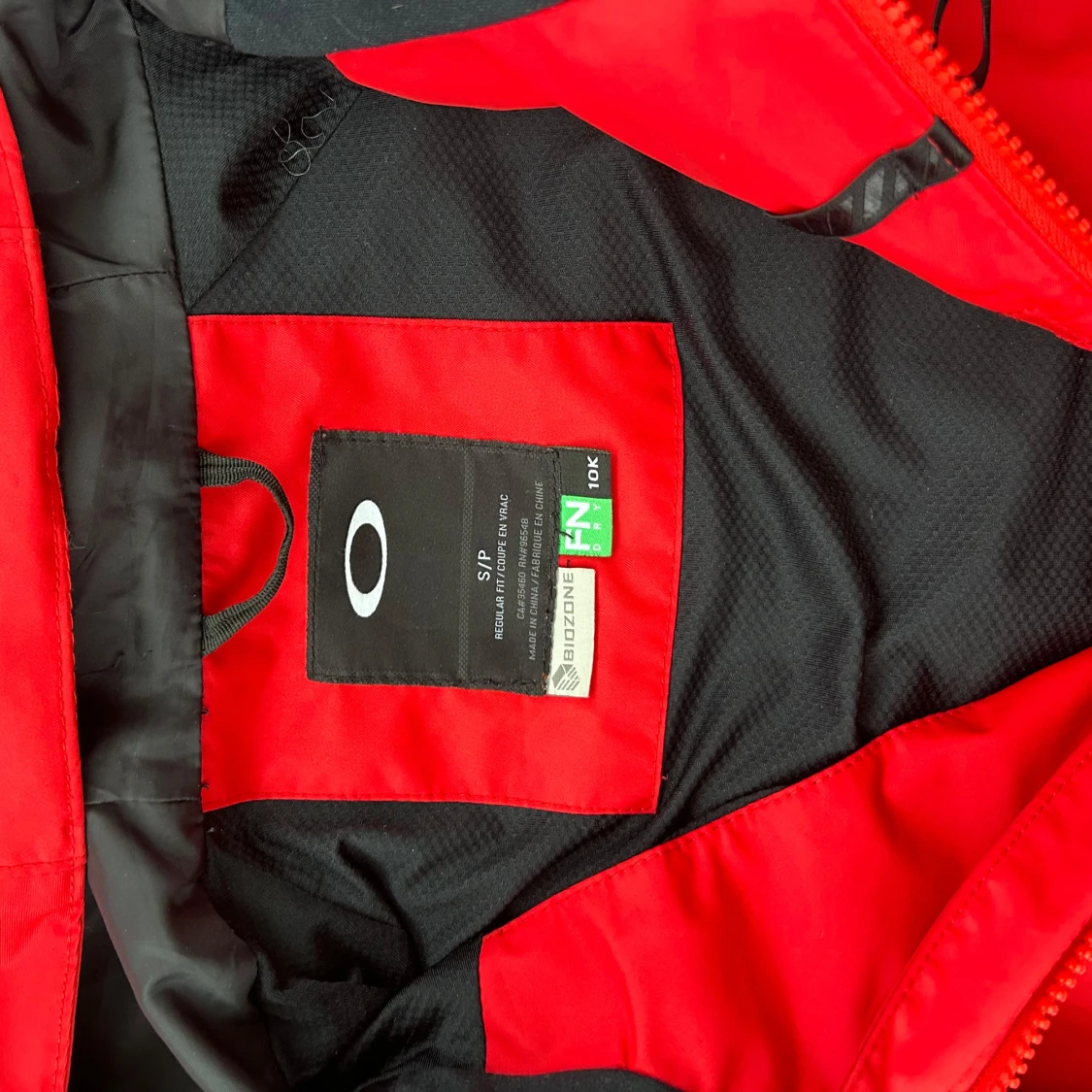 Röd vindjacka från Oakley - 3