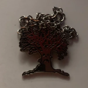 HAUNTED MOUND HAROLD CHAIN - ‼️⚠️STUPID RARE GRAIL‼️⚠️ HAUNTED MOUND SEMATARY ANGELS TOUR EXCLUSIVE CHAIN. Last harold chain sold in stockholm show funfact. ‼️‼️BID‼️‼️