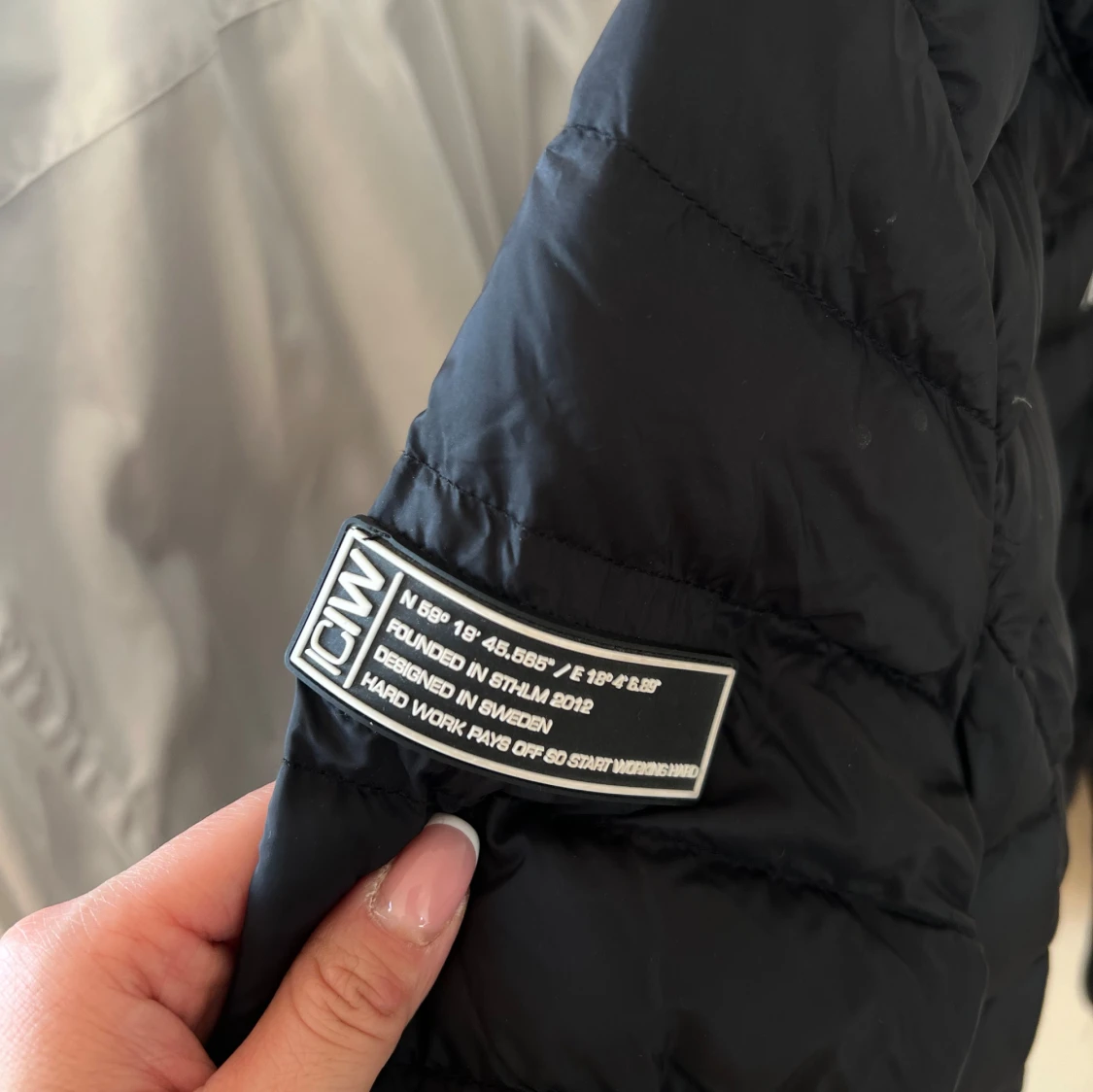 Svart dunjacka från ICANIWILL - 1