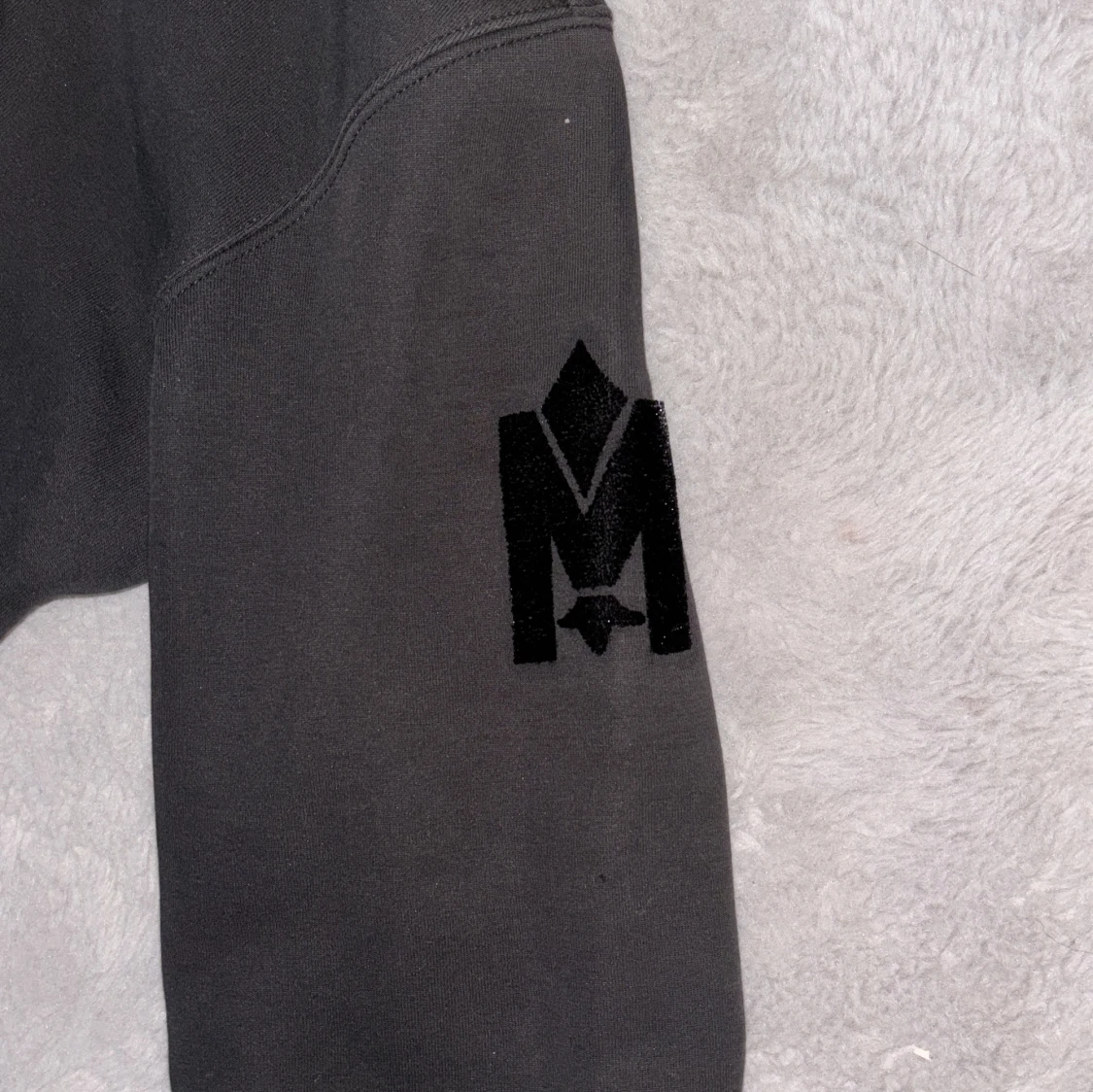 Svart hoodie från Mackage - 1