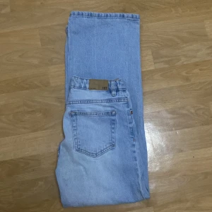 Jeans byxor - Använder knappt jätte fina storlek 160 tvättat ett par gånger ❤️