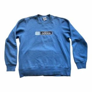 Vintage Adidas sweatshirt - Vintage Adidas sweatshirt i topp skick. Storlek M.