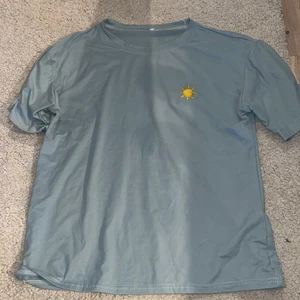 T-shirt, vet inte vart den är ifrån  - Aldrig använd 