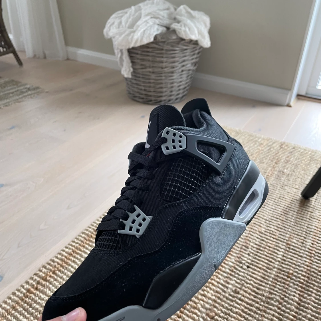 Jordan 4 SE black canvas 