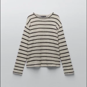 Virkad tröja från zara - Fin virkad tröja från zara, är i nyskick💖